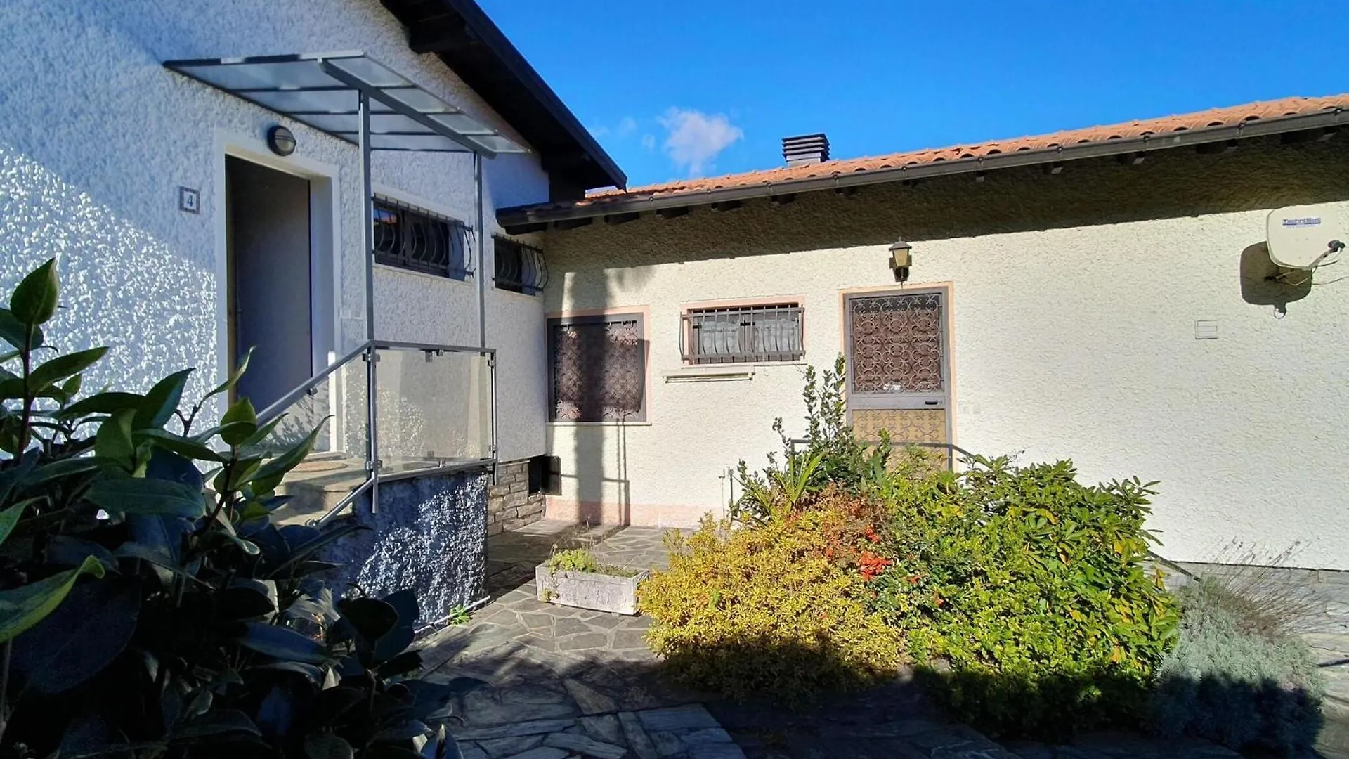 Holiday Home In Germignaga With Private Garden 0*,